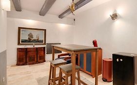 Rent Big Room With Breakfast Free In Old City